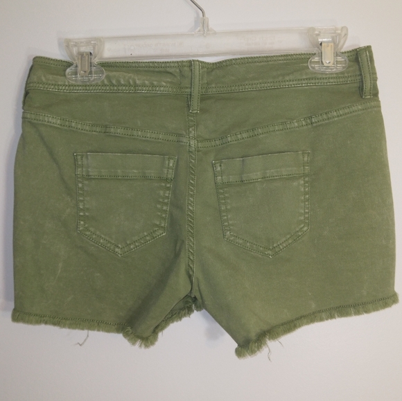 True Craft Army Green Distressed High Waisted Button Up Jean Shorts Size 3 - Picture 6 of 9